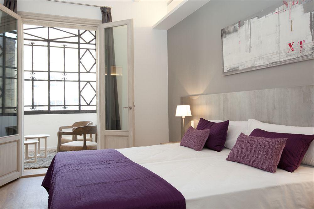 Rent Top Apartments Near Plaza De Catalunya Barcelona Eksteriør bilde