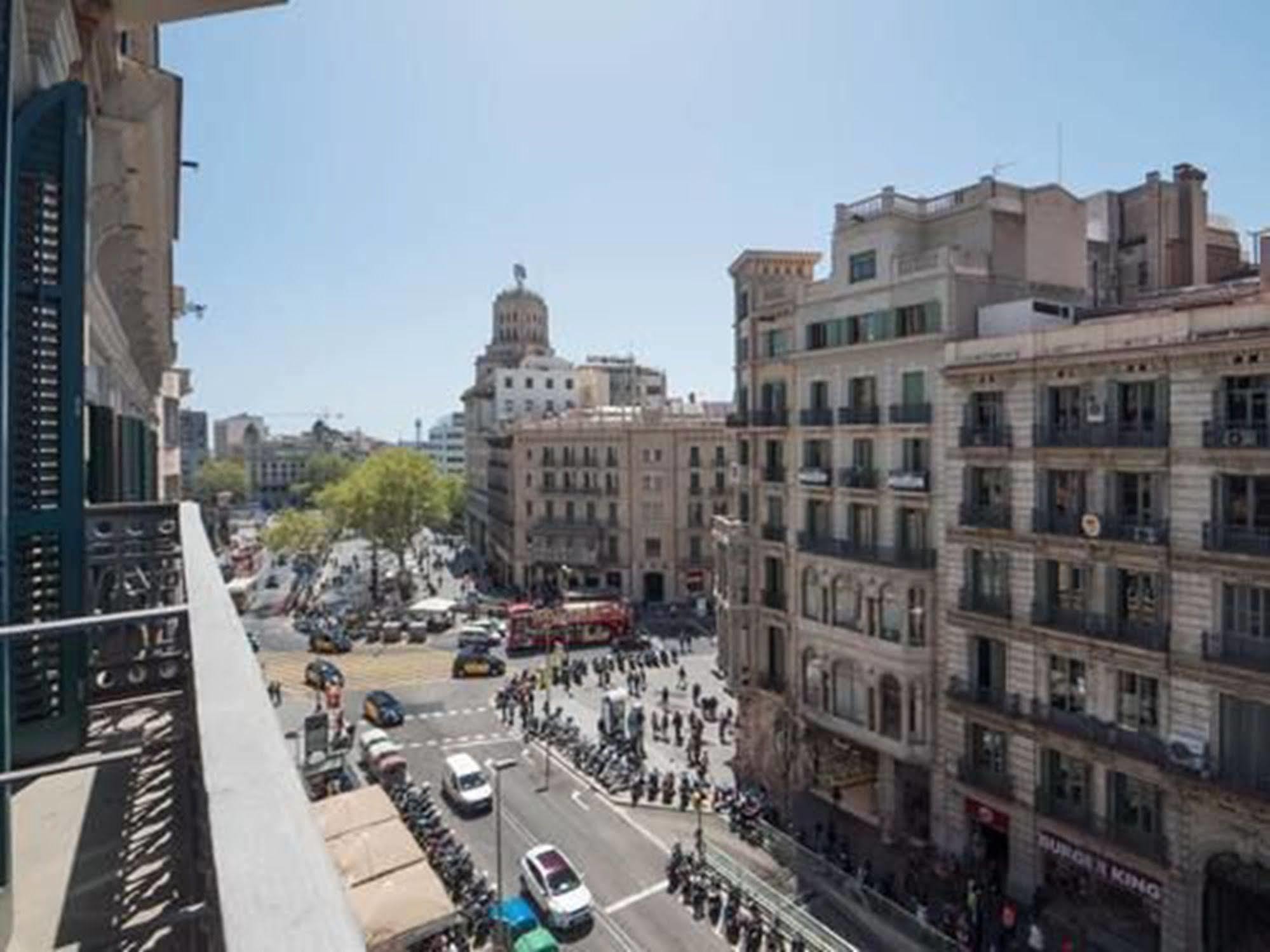 Rent Top Apartments Near Plaza De Catalunya Barcelona Eksteriør bilde