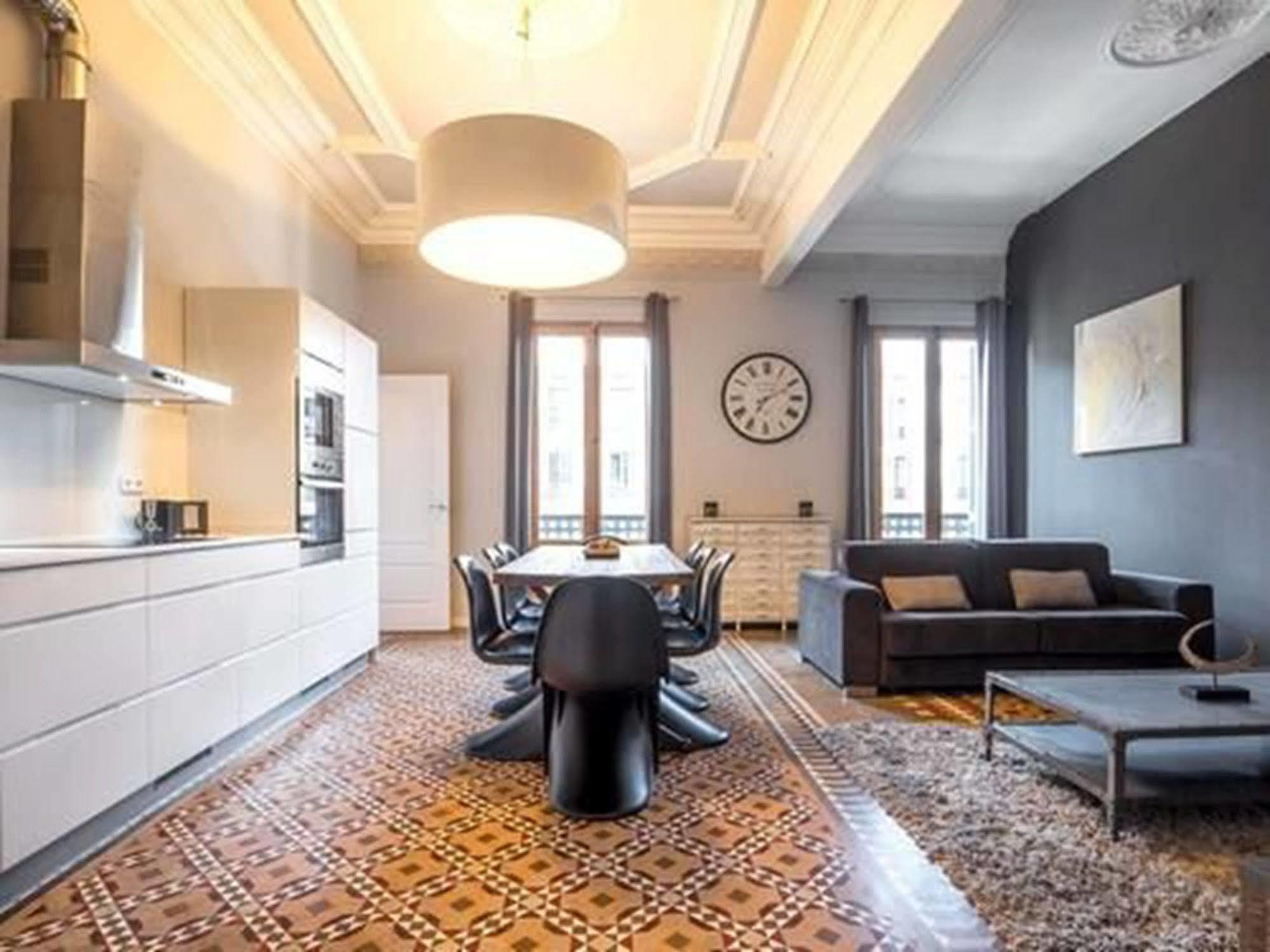 Rent Top Apartments Near Plaza De Catalunya Barcelona Eksteriør bilde