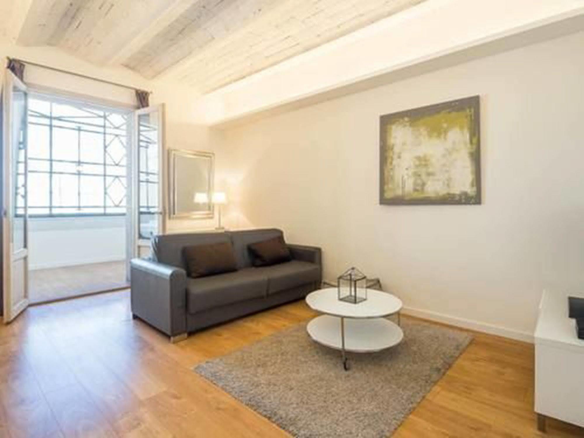 Rent Top Apartments Near Plaza De Catalunya Barcelona Eksteriør bilde