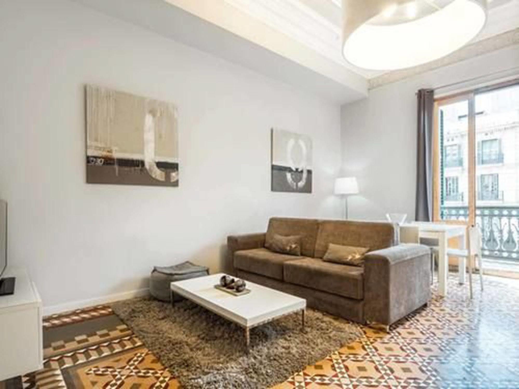 Rent Top Apartments Near Plaza De Catalunya Barcelona Eksteriør bilde