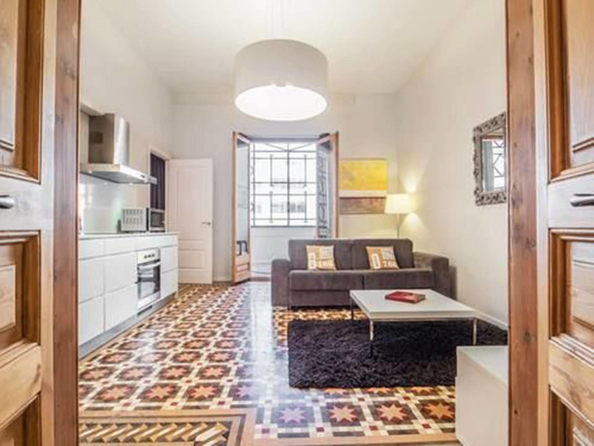 Rent Top Apartments Near Plaza De Catalunya Barcelona Eksteriør bilde