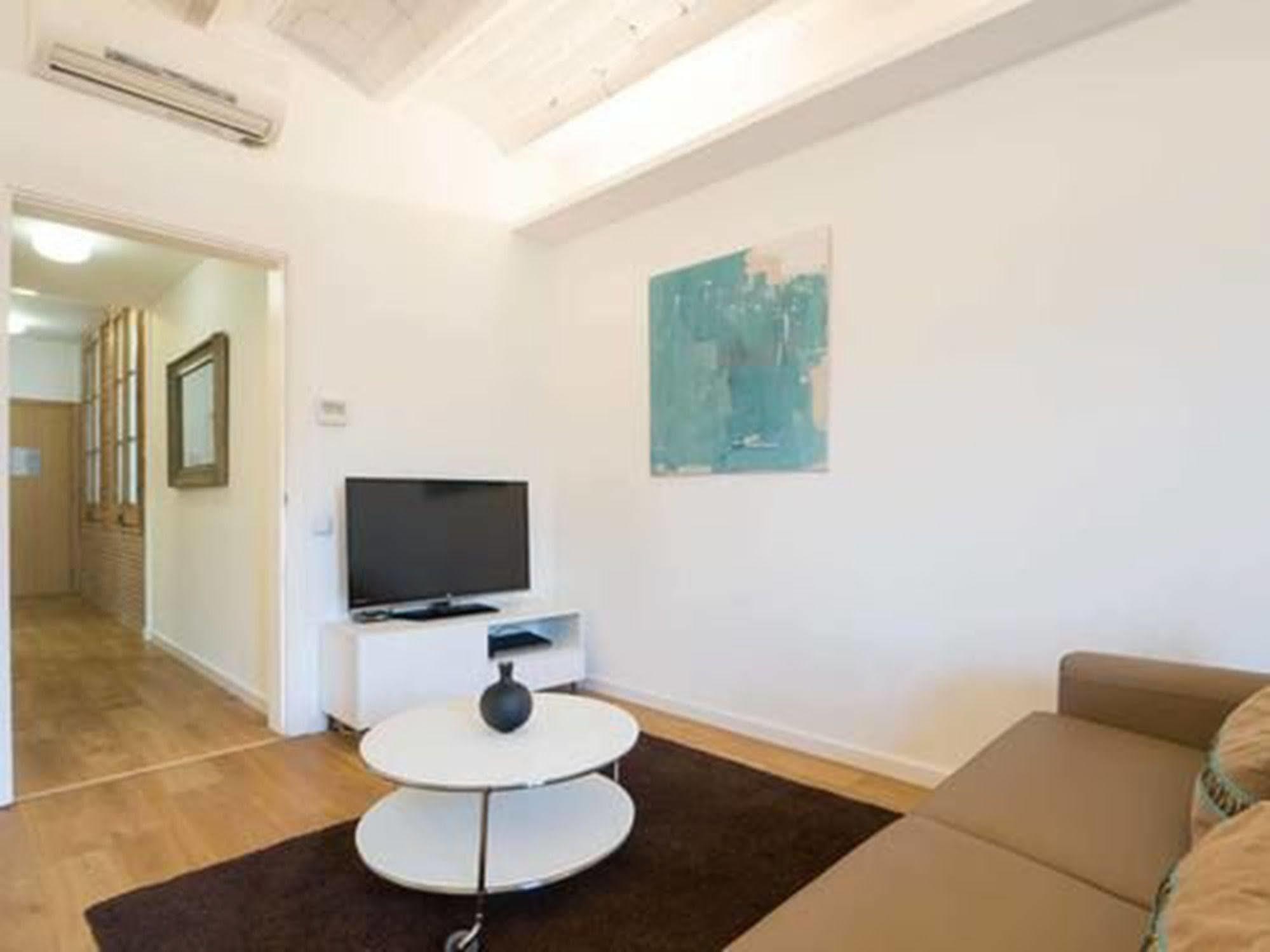 Rent Top Apartments Near Plaza De Catalunya Barcelona Eksteriør bilde