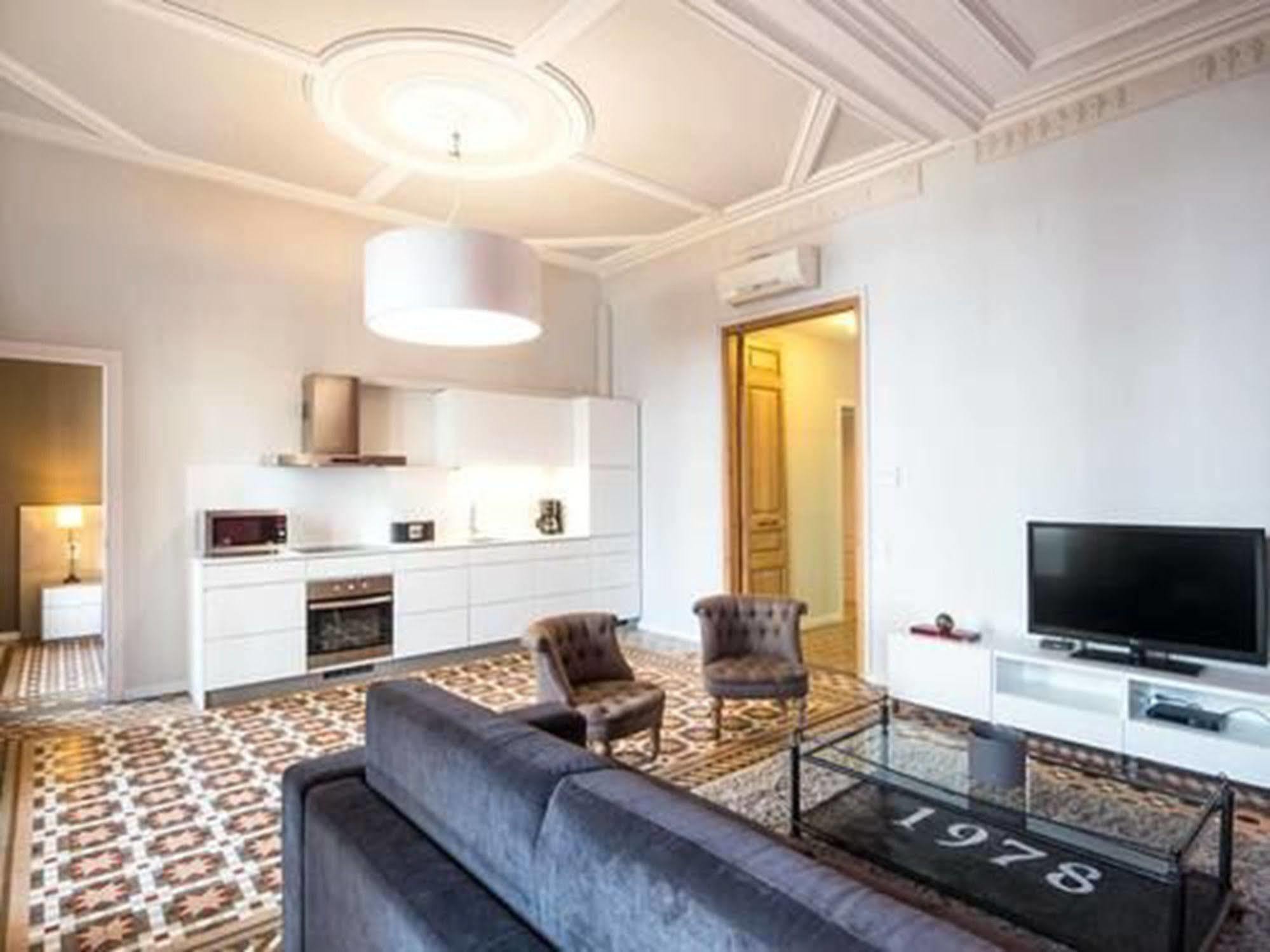 Rent Top Apartments Near Plaza De Catalunya Barcelona Eksteriør bilde