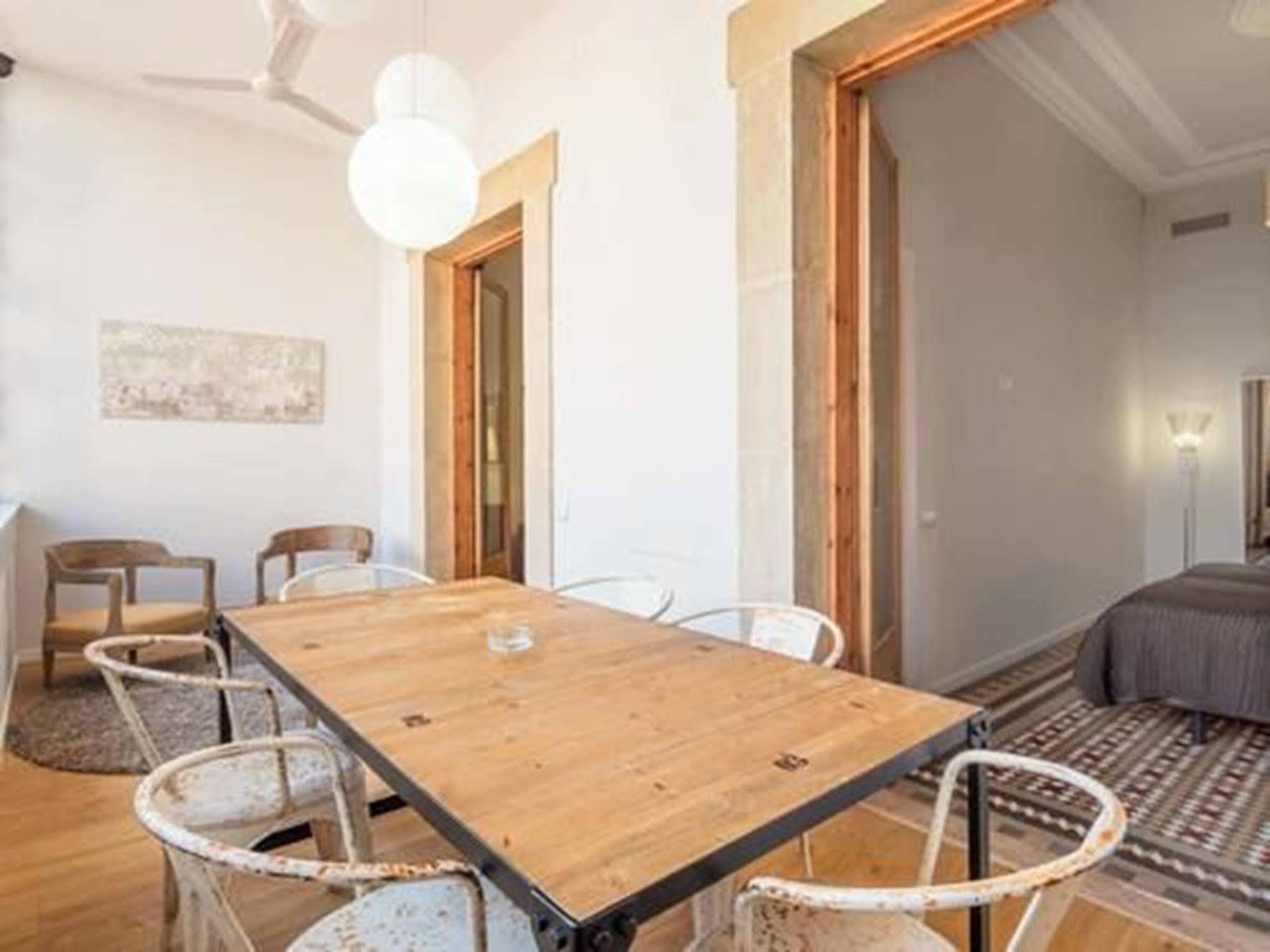 Rent Top Apartments Near Plaza De Catalunya Barcelona Eksteriør bilde