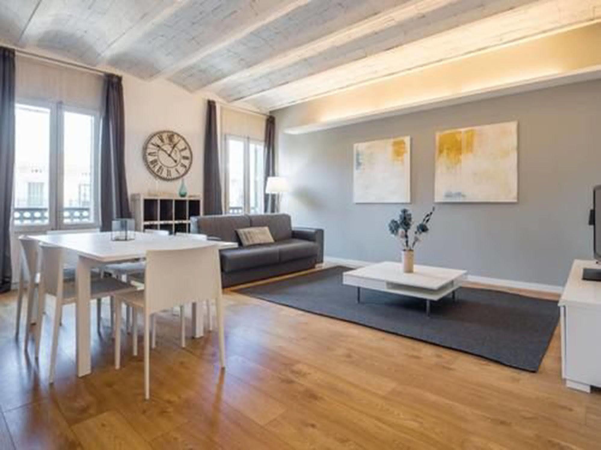 Rent Top Apartments Near Plaza De Catalunya Barcelona Eksteriør bilde