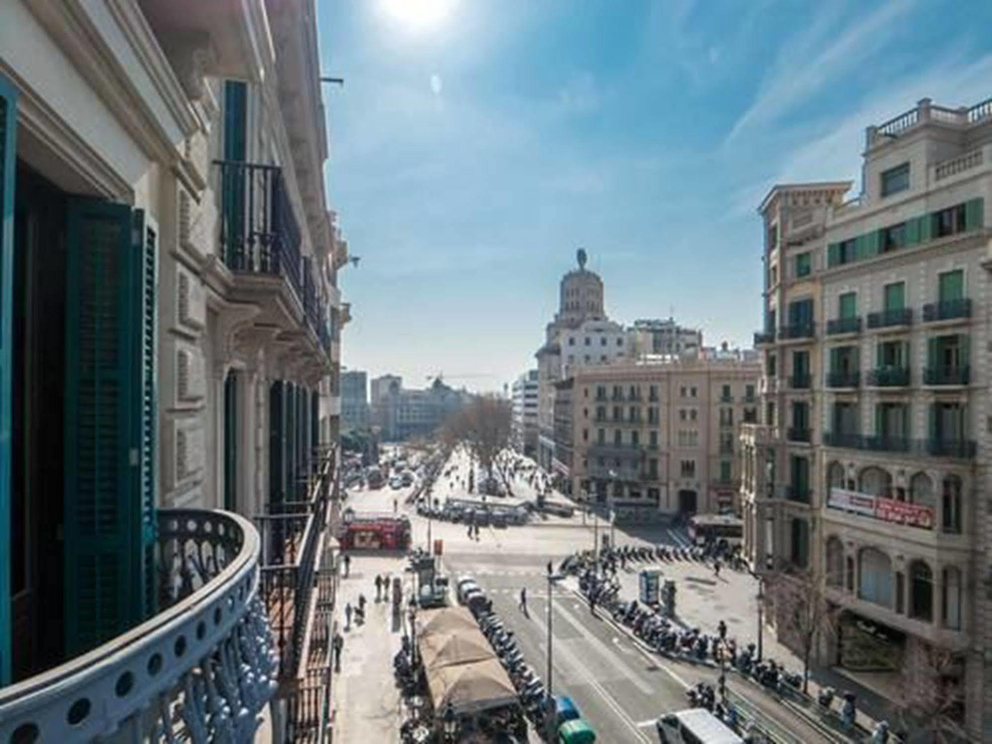 Rent Top Apartments Near Plaza De Catalunya Barcelona Eksteriør bilde